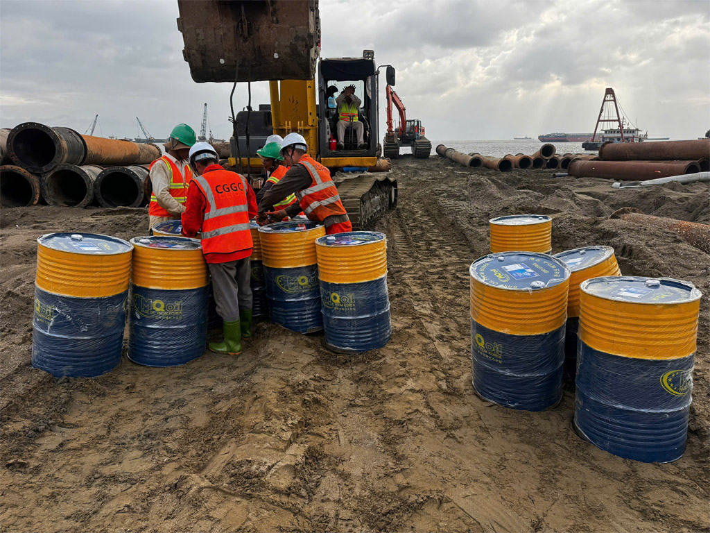 Dầu thủy lực 32-46-68 68 chính hãng cho máy xúc, xe nâng, máy ép nhựa