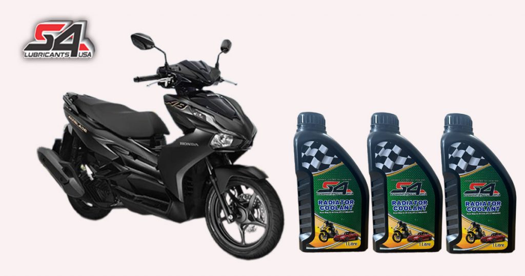 Thay nước làm mát cho xe ga Honda Air Blade.