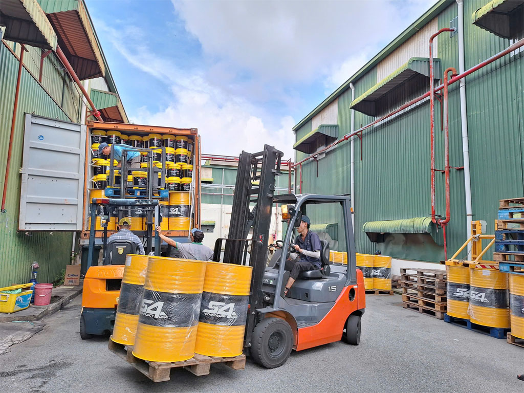 Giá dầu máy nén khí S4 mới nhất 2025 –Kinh nghiệm chọn mua