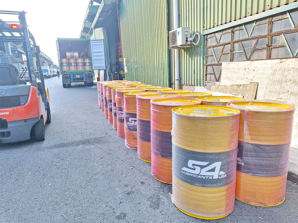 Báo giá dầu nhớt nhập khẩu số lượng lớn cho công ty vận tải